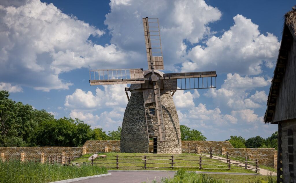 Відновлений вітряк у Національному музеї народної архітектури та побуту. Фото: Фото: Andrey Avdeenko Photographer