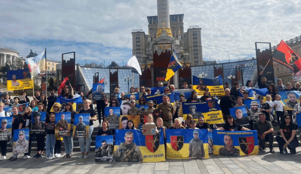 Мирна акція-фотовиставка "Наші ще не вдома"